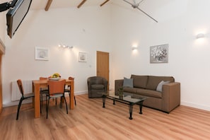Dining - Strawberry Line, Flat 2 (Wells)