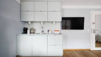 L 2 Bedroom Apartment, Balcony, Sofa Bed | Eigene Kochnische | Kühlschrank, Mikrowelle, Herdplatte, Espressomaschine