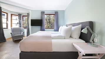 1 bedroom, premium bedding, laptop workspace, iron/ironing board