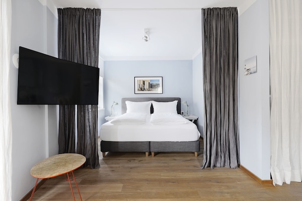 Large Studio, Kitchen, Terrace, Sofa Bed | Premium bedding, laptop workspace, iron/ironing board