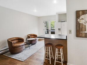 Apartment (Coldstream Townhome 7) | Living room | Flat-screen TV, fireplace - Coldstream Townhome 7 (Vail)