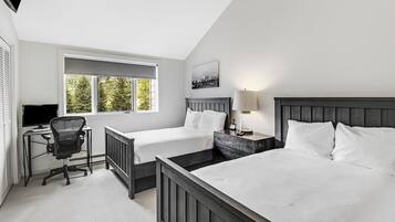 Apartment (Coldstream Townhome 7) | 3 bedrooms, free WiFi, alarm clocks