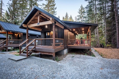 Exterior. `Ski Chalet` A cozy little cabin in the woods