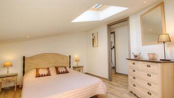 2 chambres, fer et planche Ă  repasser, Wi-Fi gratuit, draps fournis