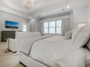 8 bedrooms, iron/ironing board, free WiFi, bed sheets