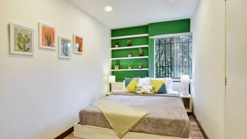 3 bedrooms, in-room safe, iron/ironing board, free WiFi