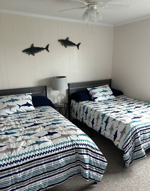 2 bedrooms, iron/ironing board, free WiFi, bed sheets