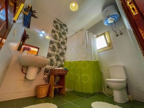 Dusche, Handtücher, Seife, Toilettenpapier