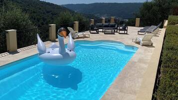 Piscine extérieure, piscine chauffée