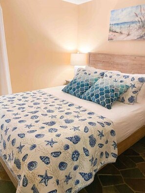 2 室のベッドルーム、アイロン / アイロン台、WiFi (無料)、ベッドシーツ