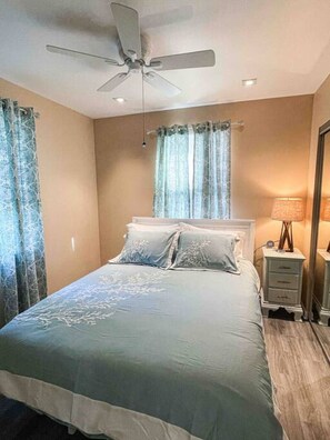 2 bedrooms, memory foam beds, iron/ironing board, free WiFi