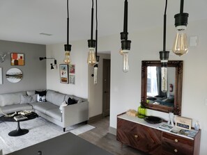 Smart-TV, Kamin, Videospiele, Netflix