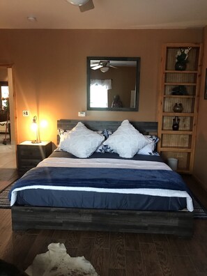 2 bedrooms, iron/ironing board, free WiFi, bed sheets