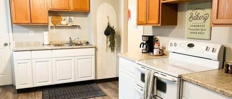 Kochgeschirr/Geschirr/Besteck