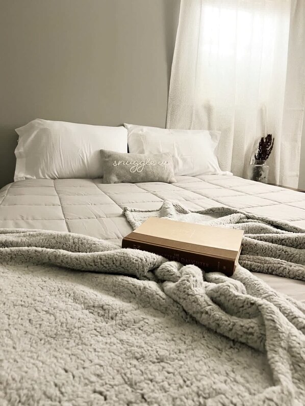 3 bedrooms, iron/ironing board, WiFi - 3 Bedroom Hideaway near NDSU and Downtown Fargo (Fargo)