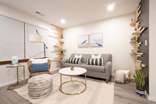 [3] StayAwhile: The Cozy Retreat