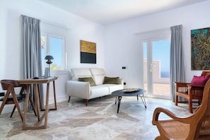 Queen Suite with Sea View | Premium-sengetøj, senge med madrasser af memory foam