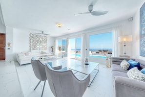 55-Zoll-Smart-TV mit Satellitenempfang, Fernseher, Netflix