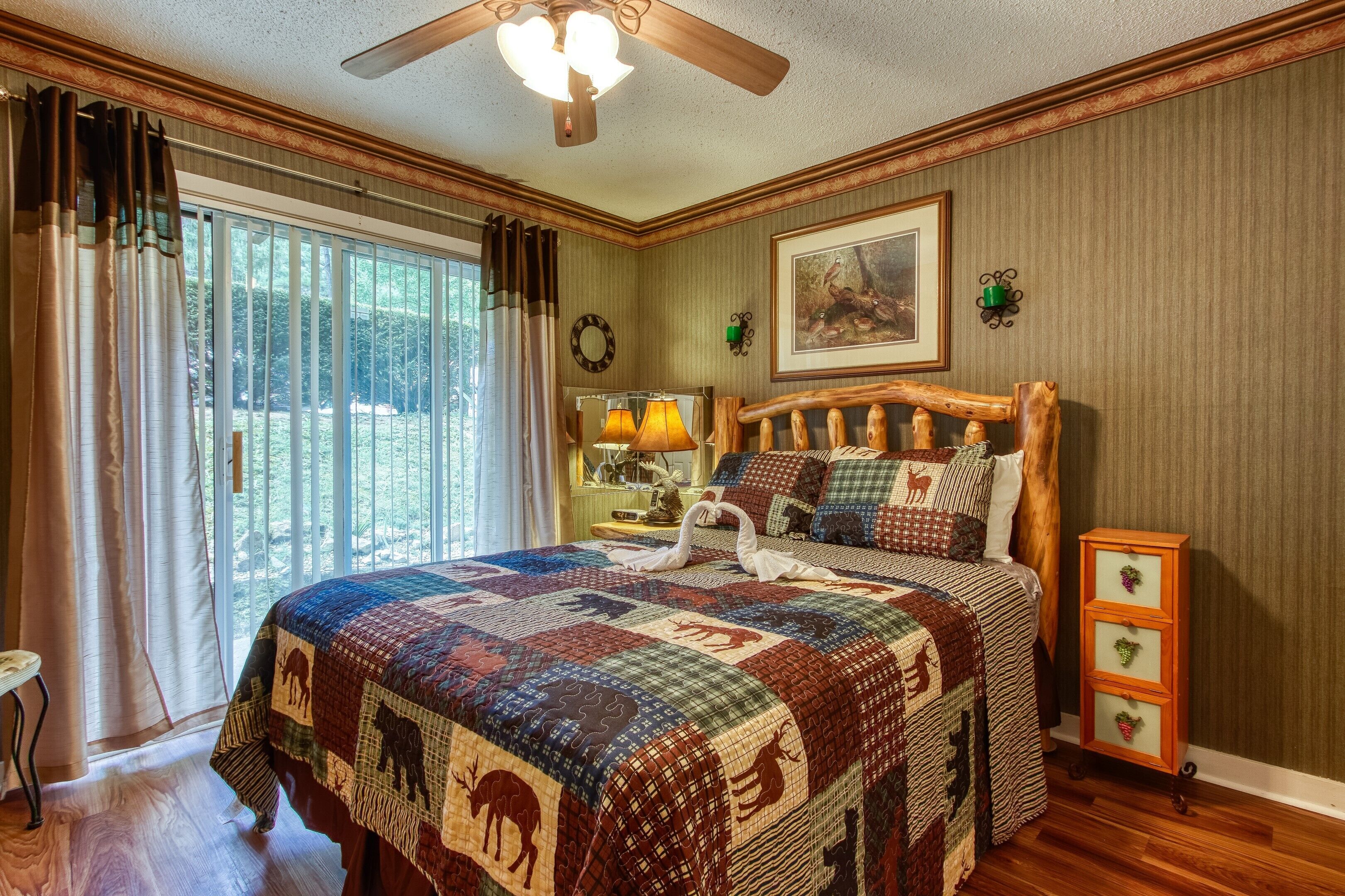 1 chambre, fer et planche à repasser, Wi-Fi gratuit, draps fournis