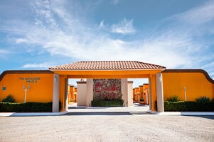Fachada de la propiedad