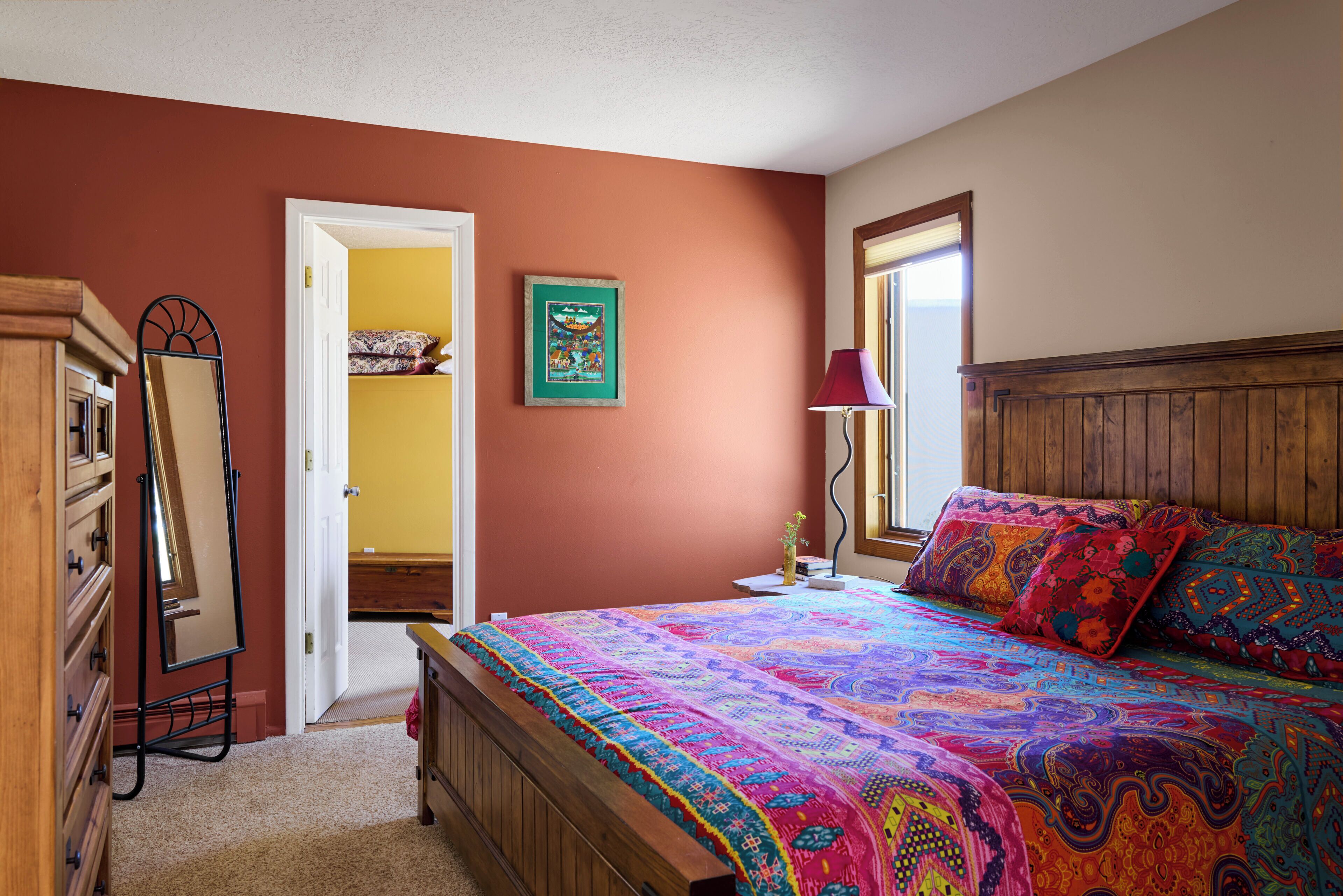 Guest Room - king bed, plenty of closet space.