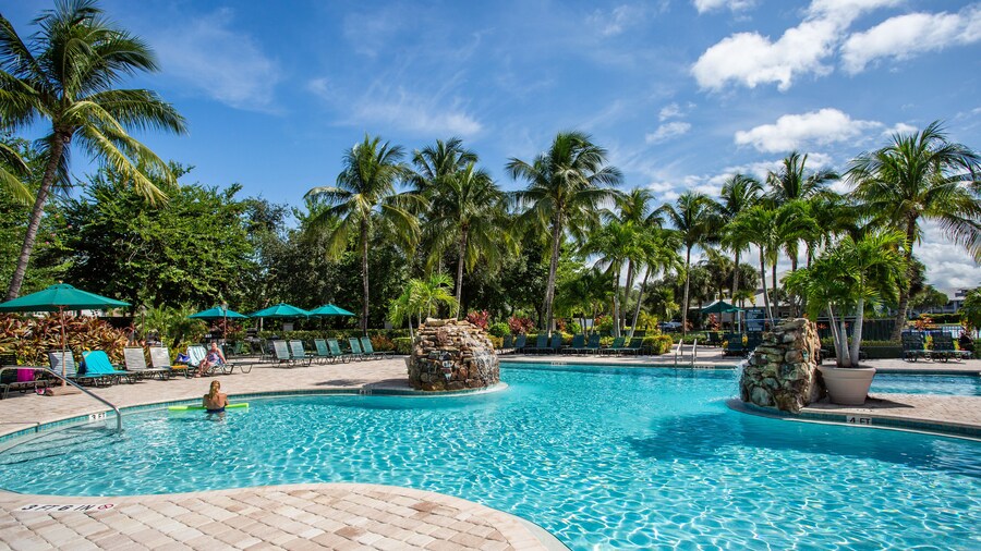 Messina Vacation Rental at Lely Resort. Spacious 3-BR, 2-Bath Condo with Lake Views and Handicap Accessibility. Enjoy Community Pool, Hot Tub, and Proximity to Naples Beaches and Dining