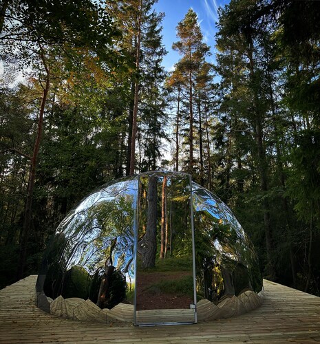 Privat gård med 42 bäddplatser vid badsjö mitt i naturen utanför Göteborg