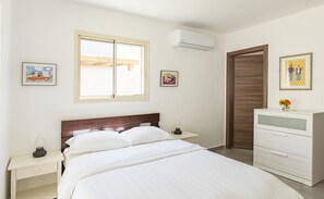 1 habitación, tabla de planchar con plancha y wifi