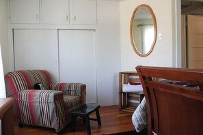 Interior - Comfortable Two-Story Family Home in Picturesque Small Town USA (Hamilton)