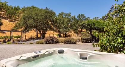 Luxurious Wine Country Oasis--Complimentary wine tasting at Croix included!