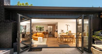 WC Oasis with Hot Tub - Wine Tastings Included