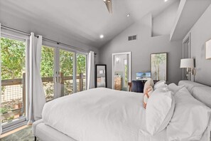 4 dormitoris, escriptori i planxa i posts de planxar 