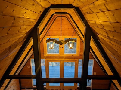 Fuller View Cabin - A Mountain Cabin overlooking Sweet Home Alabama!