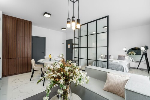 Apartments Poznan Chwaliszewo by Renters