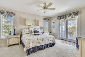 6 bedrooms, desk, iron/ironing board, WiFi