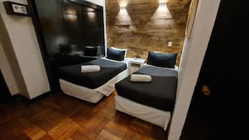 Caja de seguridad en la habitación, wifi gratis y ropa de cama