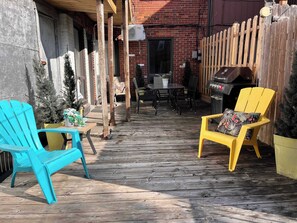 Outdoor dining - MTLVR #02 | Plateau central, sunny patio, A/C (Montreal)