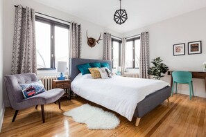 3 bedrooms, premium bedding, desk, iron/ironing board