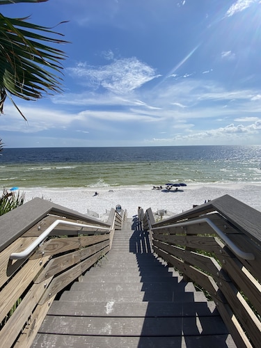 Classic Seagrove Cottage One Block from 30A Beach Access