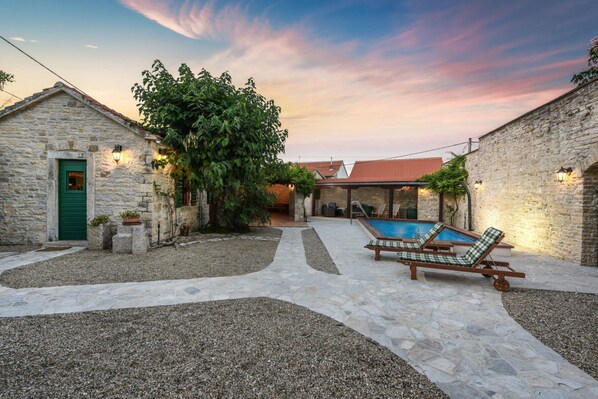 Villa, fumeurs | 3 chambres