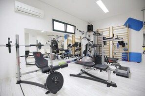 House, Smoking | Gym