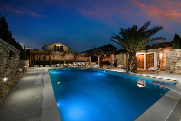 House, Smoking | 6 bedrooms