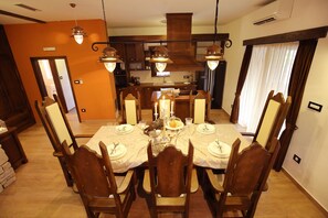 House, Smoking | Private kitchen