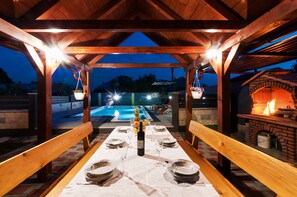 Villa, Smoking