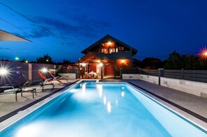Villa, Smoking