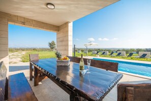 Villa, para fumadores | 4 habitaciones 