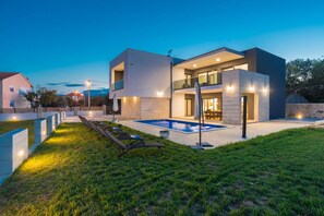 Villa, para fumadores | 4 habitaciones 