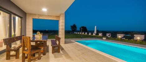 Villa, Smoking | 4 bedrooms