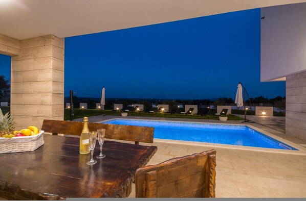 Villa, Smoking | 4 bedrooms
