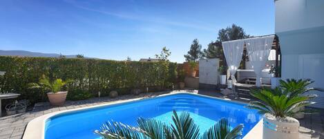 3 عدّة غرف نوم